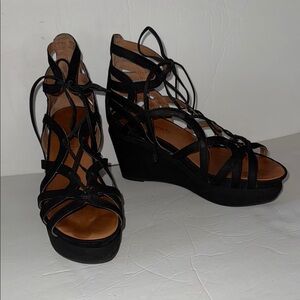 Gentle Souls Kenneth Cole Joy Leather Black Wedge Sandals Strappy Design Sz 8.5